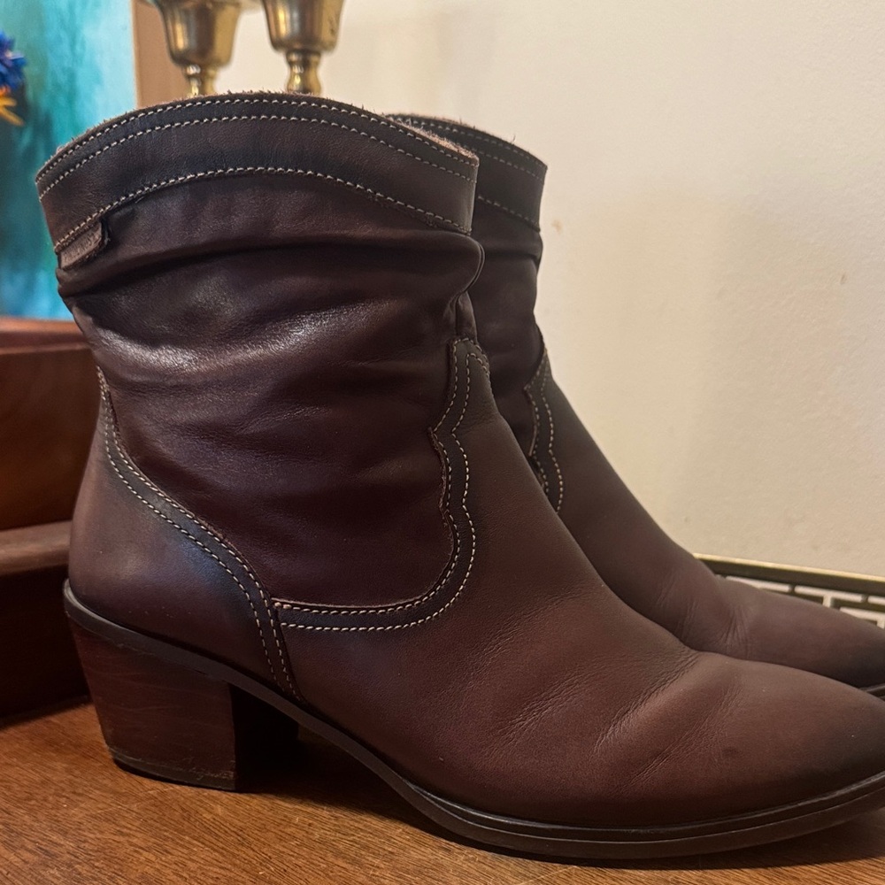 PIKOLINOS Dark Brown Leather Ankle Boots with Western Stitching